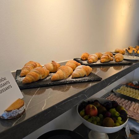 Hotel Bellevue Kranj Ngoại thất bức ảnh